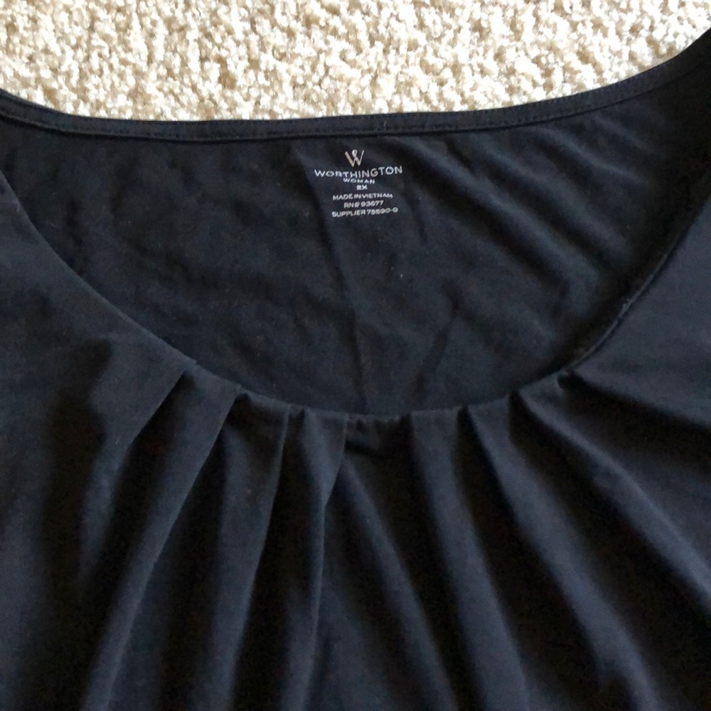 Black top - Picture 2 of 4